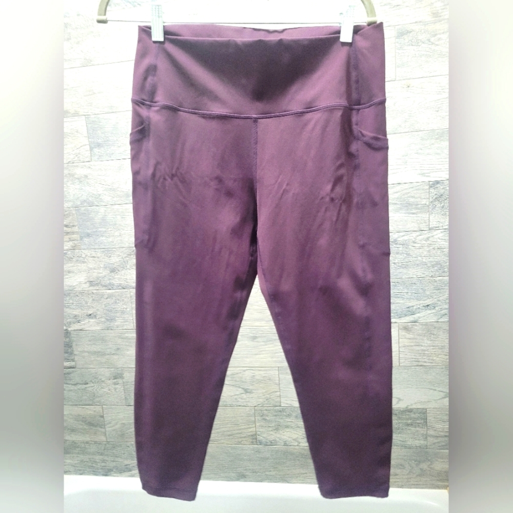 Zyia Active Wine Capri Leggings